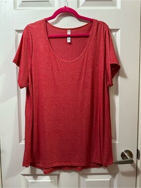Women’s Red Scoop Neck Short Sleeve Top